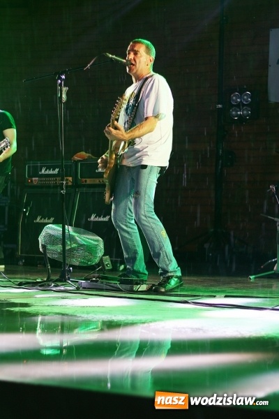 Zdjęcie w galerii na portalu naszwodzislaw.com: Godów: Mocne rockowe brzmienia królowały w muszli koncertowej wiadomości z regionu