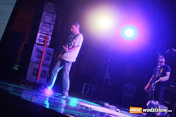 Zdjęcie w galerii na portalu naszwodzislaw.com: Godów: Mocne rockowe brzmienia królowały w muszli koncertowej wiadomości z regionu