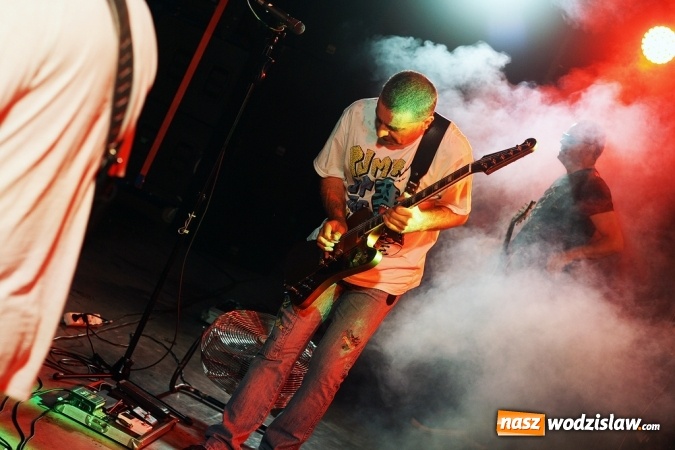 Zdjęcie w galerii na portalu naszwodzislaw.com: Godów: Mocne rockowe brzmienia królowały w muszli koncertowej wiadomości z regionu