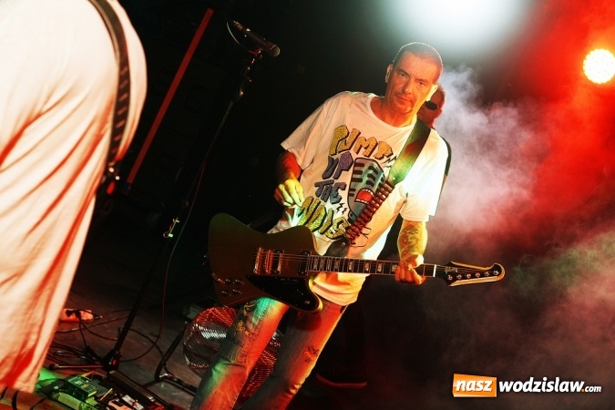 Zdjęcie w galerii na portalu naszwodzislaw.com: Godów: Mocne rockowe brzmienia królowały w muszli koncertowej wiadomości z regionu