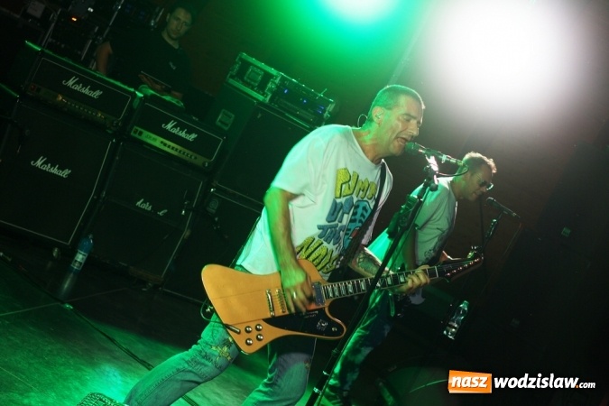 Zdjęcie w galerii na portalu naszwodzislaw.com: Godów: Mocne rockowe brzmienia królowały w muszli koncertowej wiadomości z regionu