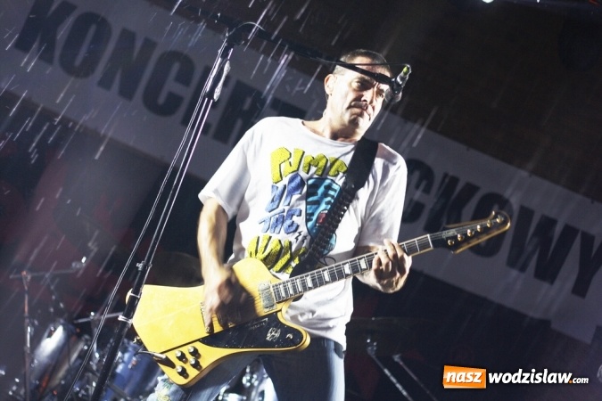 Zdjęcie w galerii na portalu naszwodzislaw.com: Godów: Mocne rockowe brzmienia królowały w muszli koncertowej wiadomości z regionu