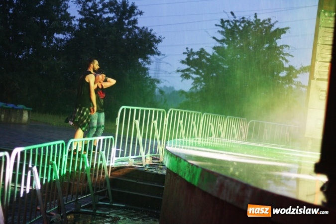 Zdjęcie w galerii na portalu naszwodzislaw.com: Godów: Mocne rockowe brzmienia królowały w muszli koncertowej wiadomości z regionu