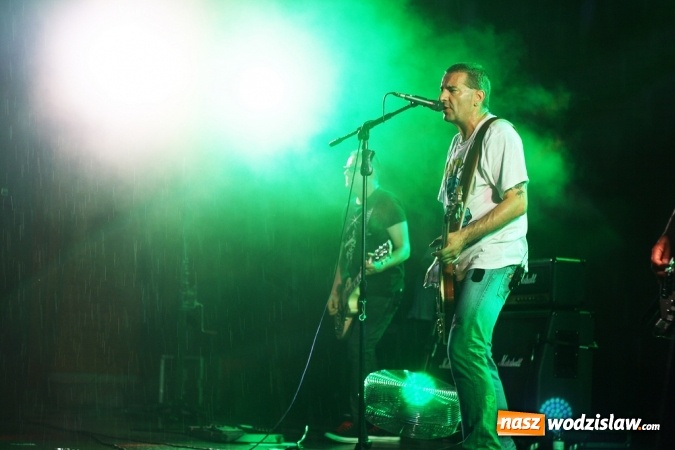 Zdjęcie w galerii na portalu naszwodzislaw.com: Godów: Mocne rockowe brzmienia królowały w muszli koncertowej wiadomości z regionu