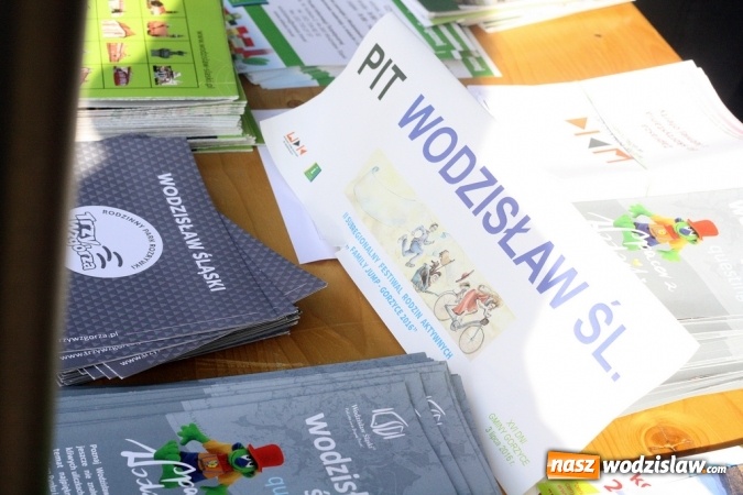 Zdjęcie w galerii na portalu naszwodzislaw.com: II Subregionalny Festiwal Rodzin Aktywnych - Family Jump wiadomości z regionu
