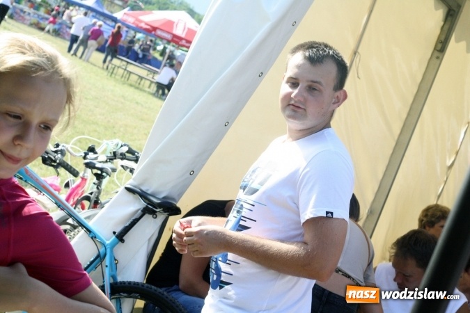 Zdjęcie w galerii na portalu naszwodzislaw.com: II Subregionalny Festiwal Rodzin Aktywnych - Family Jump wiadomości z regionu