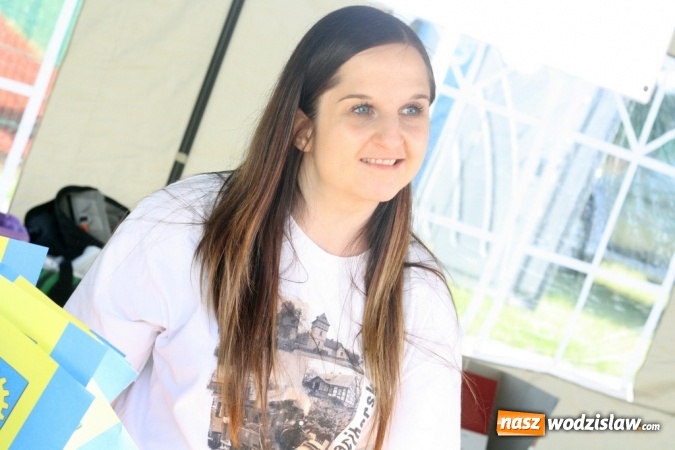 Zdjęcie w galerii na portalu naszwodzislaw.com: II Subregionalny Festiwal Rodzin Aktywnych - Family Jump wiadomości z regionu