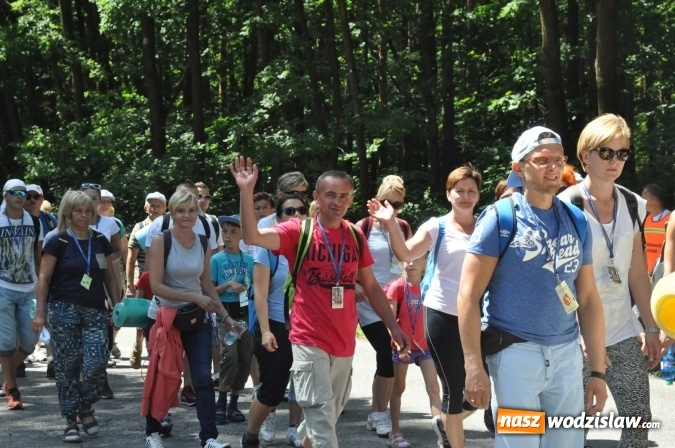 Zdjęcie w galerii na portalu naszwodzislaw.com: Pielgrzymi z Lubomi już w drodze do Częstochowy wiadomości z regionu