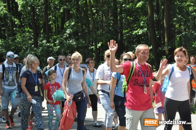 Zdjęcie w galerii na portalu naszwodzislaw.com: Pielgrzymi z Lubomi już w drodze do Częstochowy wiadomości z regionu