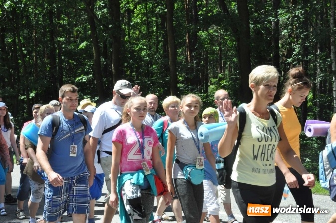 Zdjęcie w galerii na portalu naszwodzislaw.com: Pielgrzymi z Lubomi już w drodze do Częstochowy wiadomości z regionu