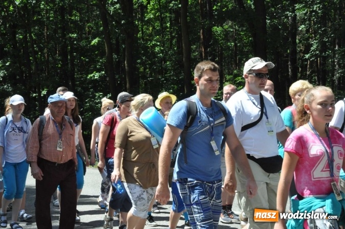 Zdjęcie w galerii na portalu naszwodzislaw.com: Pielgrzymi z Lubomi już w drodze do Częstochowy wiadomości z regionu