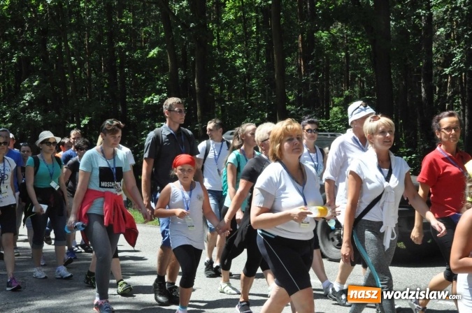 Zdjęcie w galerii na portalu naszwodzislaw.com: Pielgrzymi z Lubomi już w drodze do Częstochowy wiadomości z regionu