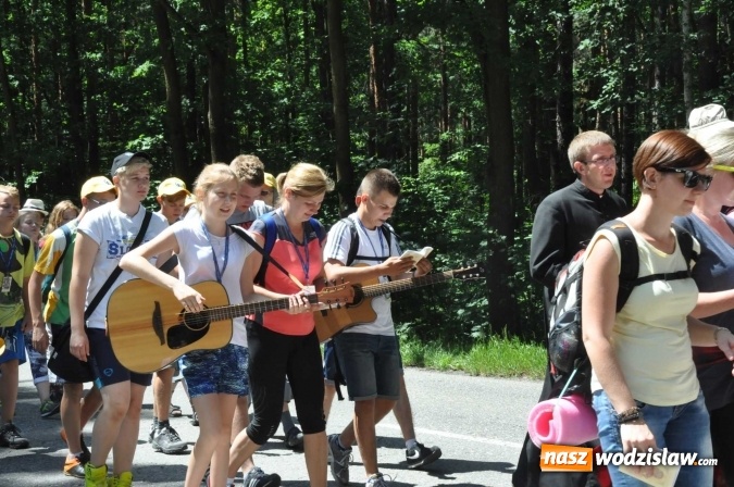 Zdjęcie w galerii na portalu naszwodzislaw.com: Pielgrzymi z Lubomi już w drodze do Częstochowy wiadomości z regionu