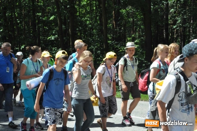 Zdjęcie w galerii na portalu naszwodzislaw.com: Pielgrzymi z Lubomi już w drodze do Częstochowy wiadomości z regionu