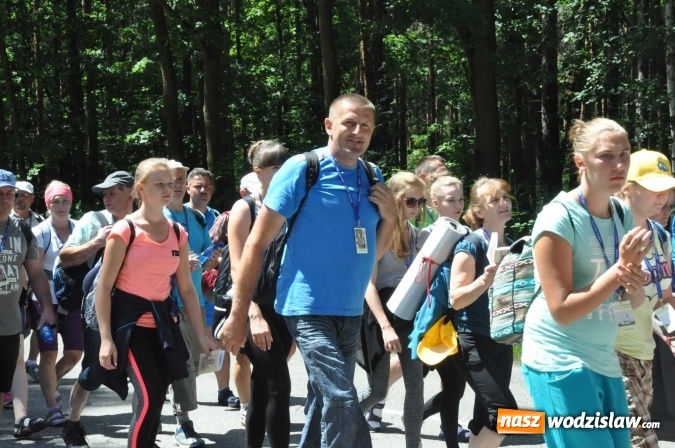 Zdjęcie w galerii na portalu naszwodzislaw.com: Pielgrzymi z Lubomi już w drodze do Częstochowy wiadomości z regionu