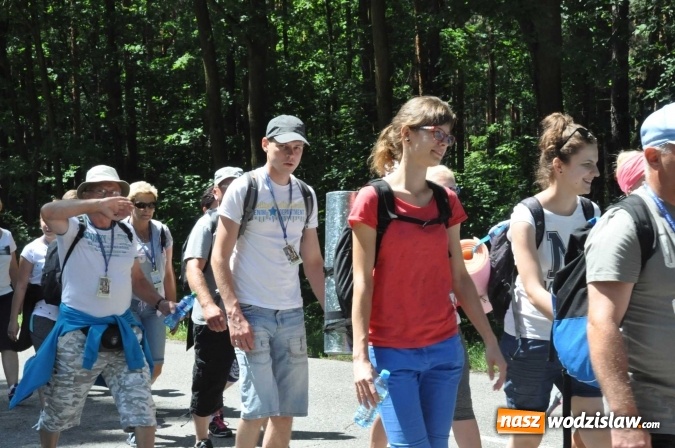 Zdjęcie w galerii na portalu naszwodzislaw.com: Pielgrzymi z Lubomi już w drodze do Częstochowy wiadomości z regionu