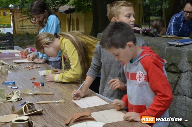 Zdjęcie w galerii na portalu naszwodzislaw.com: Zamienili się w archeologów wiadomości z regionu