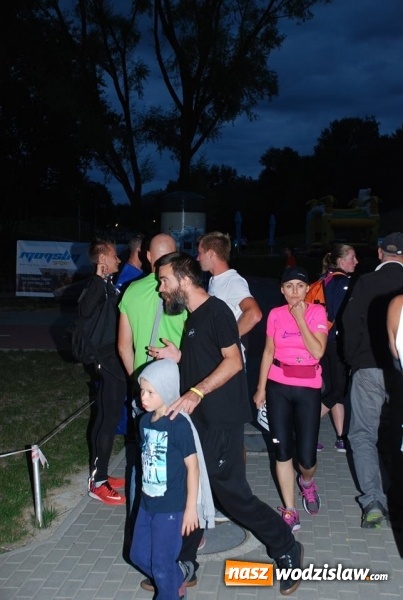 Zdjęcie w galerii na portalu naszwodzislaw.com: II Nocny Bieg z Gwiazdami na Trzech Wzg&oacute;rzach wiadomości z regionu