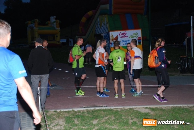 Zdjęcie w galerii na portalu naszwodzislaw.com: II Nocny Bieg z Gwiazdami na Trzech Wzg&oacute;rzach wiadomości z regionu