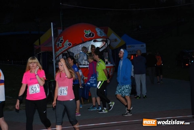 Zdjęcie w galerii na portalu naszwodzislaw.com: II Nocny Bieg z Gwiazdami na Trzech Wzg&oacute;rzach wiadomości z regionu