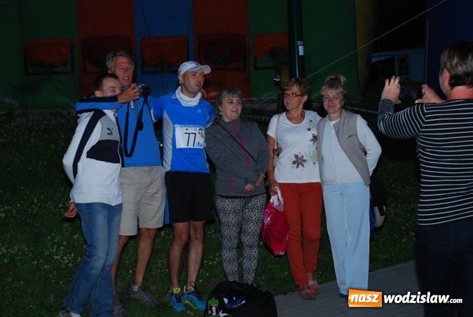 Zdjęcie w galerii na portalu naszwodzislaw.com: II Nocny Bieg z Gwiazdami na Trzech Wzg&oacute;rzach wiadomości z regionu