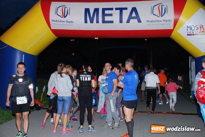 Zdjęcie w galerii na portalu naszwodzislaw.com: II Nocny Bieg z Gwiazdami na Trzech Wzg&oacute;rzach wiadomości z regionu