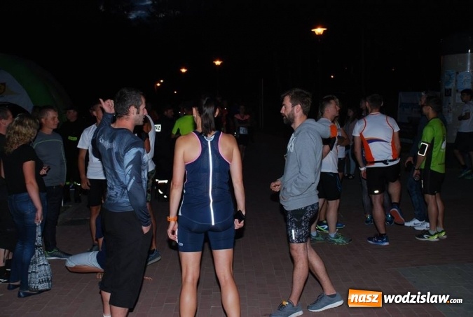 Zdjęcie w galerii na portalu naszwodzislaw.com: II Nocny Bieg z Gwiazdami na Trzech Wzg&oacute;rzach wiadomości z regionu