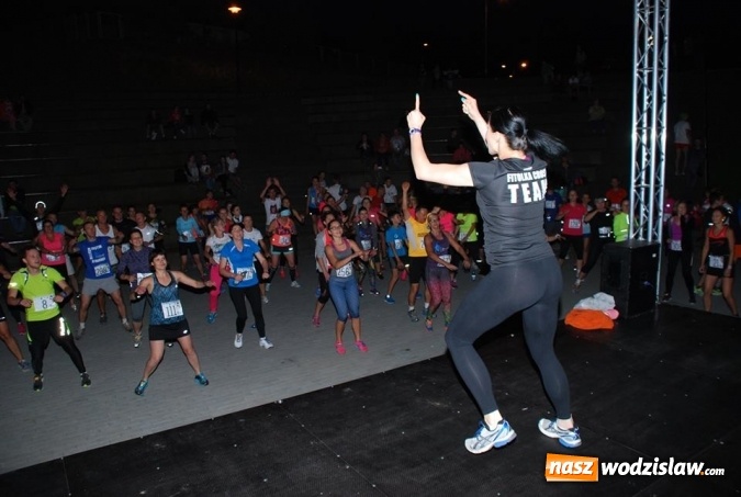 Zdjęcie w galerii na portalu naszwodzislaw.com: II Nocny Bieg z Gwiazdami na Trzech Wzg&oacute;rzach wiadomości z regionu