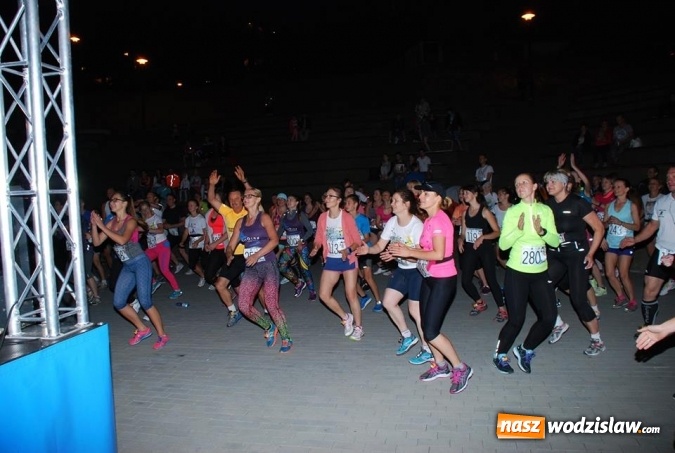 Zdjęcie w galerii na portalu naszwodzislaw.com: II Nocny Bieg z Gwiazdami na Trzech Wzg&oacute;rzach wiadomości z regionu