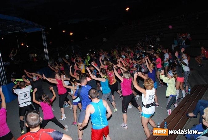 Zdjęcie w galerii na portalu naszwodzislaw.com: II Nocny Bieg z Gwiazdami na Trzech Wzg&oacute;rzach wiadomości z regionu