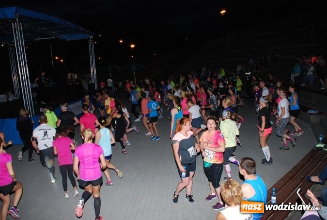 Zdjęcie w galerii na portalu naszwodzislaw.com: II Nocny Bieg z Gwiazdami na Trzech Wzg&oacute;rzach wiadomości z regionu