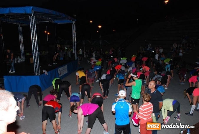 Zdjęcie w galerii na portalu naszwodzislaw.com: II Nocny Bieg z Gwiazdami na Trzech Wzg&oacute;rzach wiadomości z regionu