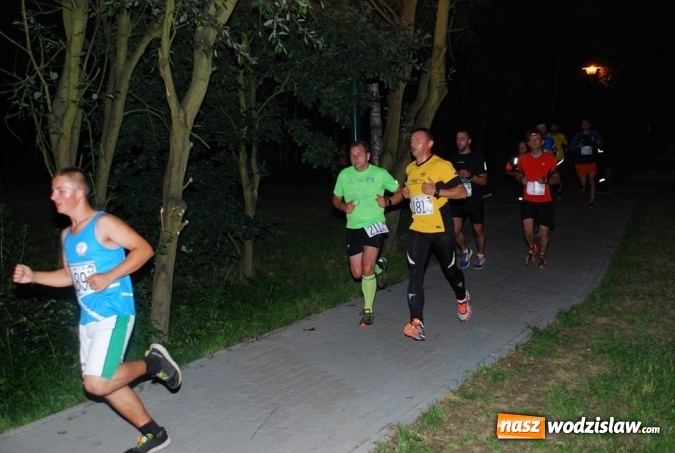 Zdjęcie w galerii na portalu naszwodzislaw.com: II Nocny Bieg z Gwiazdami na Trzech Wzg&oacute;rzach wiadomości z regionu