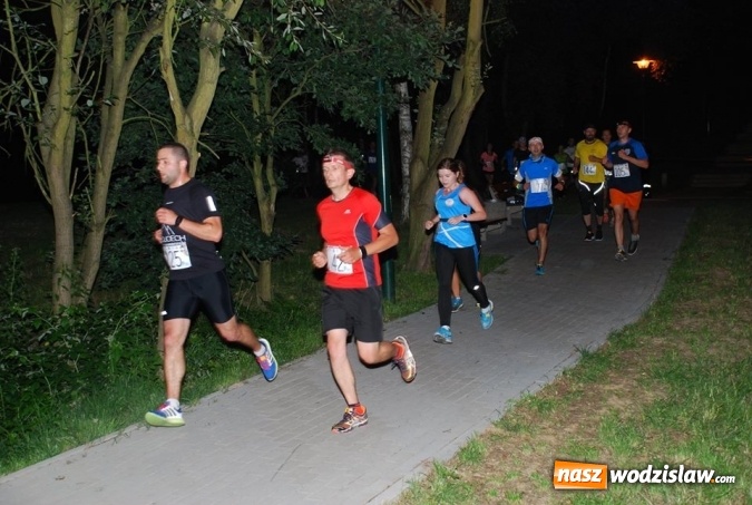 Zdjęcie w galerii na portalu naszwodzislaw.com: II Nocny Bieg z Gwiazdami na Trzech Wzg&oacute;rzach wiadomości z regionu