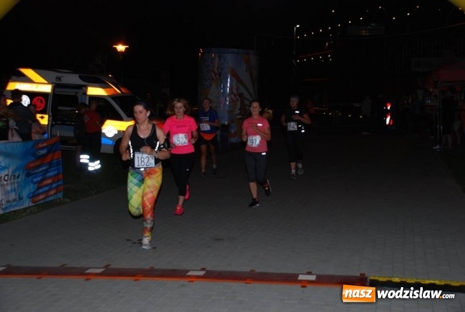 Zdjęcie w galerii na portalu naszwodzislaw.com: II Nocny Bieg z Gwiazdami na Trzech Wzg&oacute;rzach wiadomości z regionu