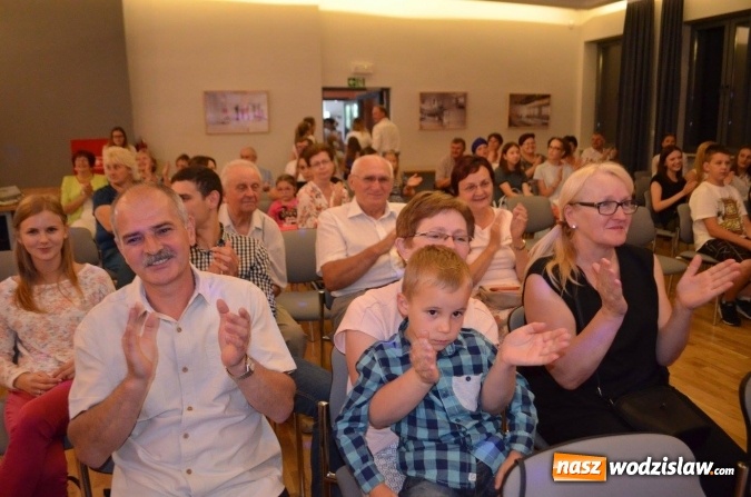 Zdjęcie w galerii na portalu naszwodzislaw.com: Zaśpiewali z wokalistą  programu The Voice of Poland wiadomości z regionu