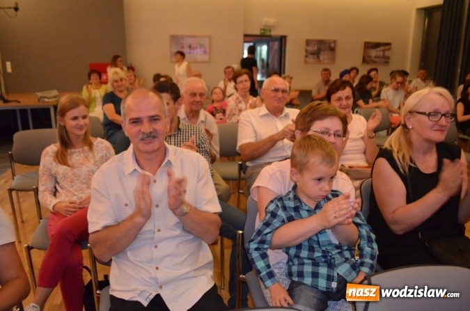 Zdjęcie w galerii na portalu naszwodzislaw.com: Zaśpiewali z wokalistą  programu The Voice of Poland wiadomości z regionu