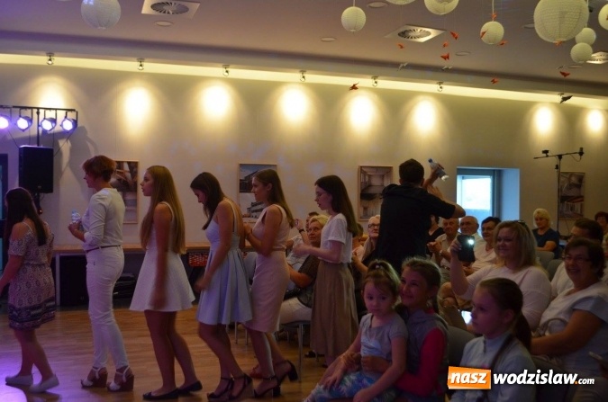 Zdjęcie w galerii na portalu naszwodzislaw.com: Zaśpiewali z wokalistą  programu The Voice of Poland wiadomości z regionu