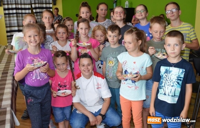 Zdjęcie w galerii na portalu naszwodzislaw.com: Uczestniczka Hell's Kitchen gotowała w Miejskim  Ośrodku Kultury w Radlinie wiadomości z regionu