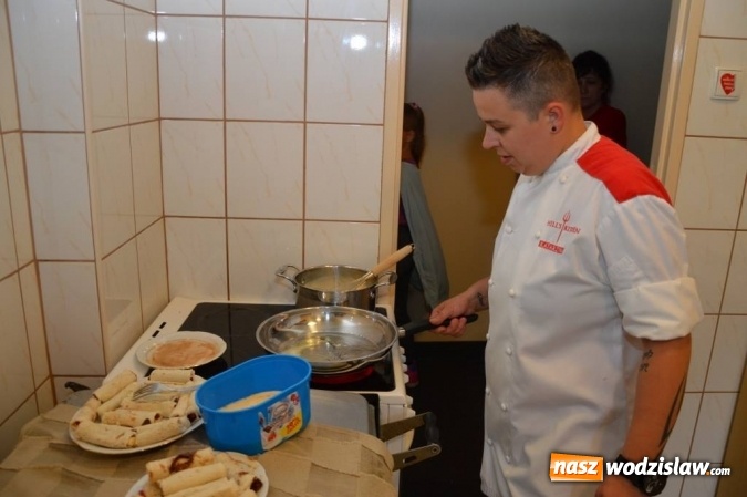 Zdjęcie w galerii na portalu naszwodzislaw.com: Uczestniczka Hell's Kitchen gotowała w Miejskim  Ośrodku Kultury w Radlinie wiadomości z regionu