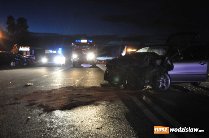 Zdjęcie w galerii na portalu naszwodzislaw.com: DK 78 Chałupki-Olza: seat uderzył w TIRa FOTO wiadomości z regionu