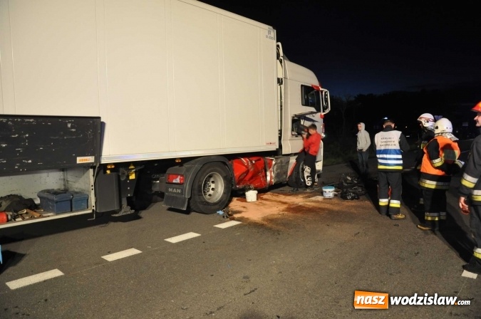 Zdjęcie w galerii na portalu naszwodzislaw.com: DK 78 Chałupki-Olza: seat uderzył w TIRa FOTO wiadomości z regionu