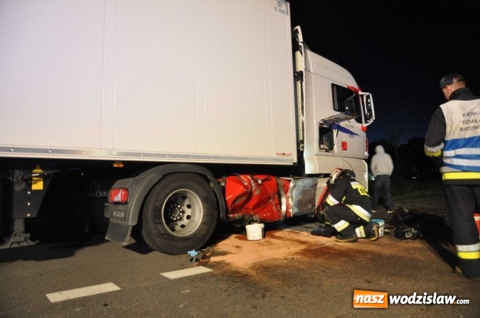 Zdjęcie w galerii na portalu naszwodzislaw.com: DK 78 Chałupki-Olza: seat uderzył w TIRa FOTO wiadomości z regionu