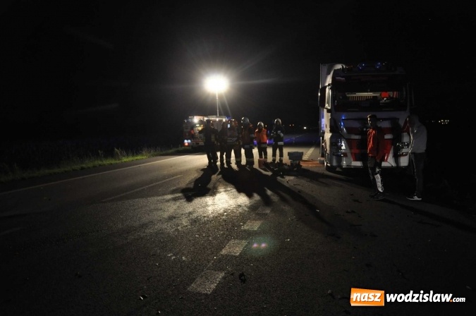 Zdjęcie w galerii na portalu naszwodzislaw.com: DK 78 Chałupki-Olza: seat uderzył w TIRa FOTO wiadomości z regionu