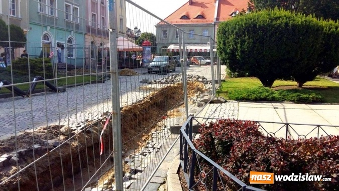 Zdjęcie w galerii na portalu naszwodzislaw.com: Rynek w Wodzisławiu rozkopany. Dlaczego? wiadomości z regionu