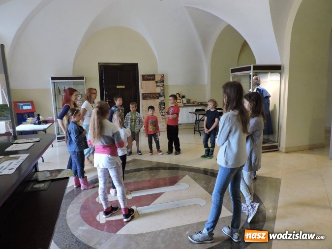 Zdjęcie w galerii na portalu naszwodzislaw.com: Zabawy na przek&oacute;r złej pogodzie wiadomości z regionu