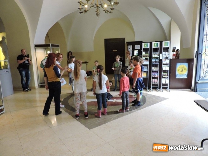 Zdjęcie w galerii na portalu naszwodzislaw.com: Zabawy na przek&oacute;r złej pogodzie wiadomości z regionu