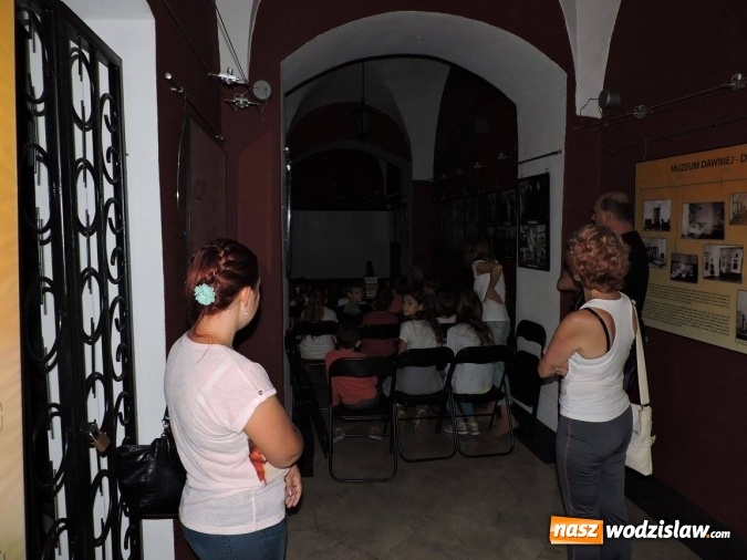 Zdjęcie w galerii na portalu naszwodzislaw.com: Zabawy na przek&oacute;r złej pogodzie wiadomości z regionu