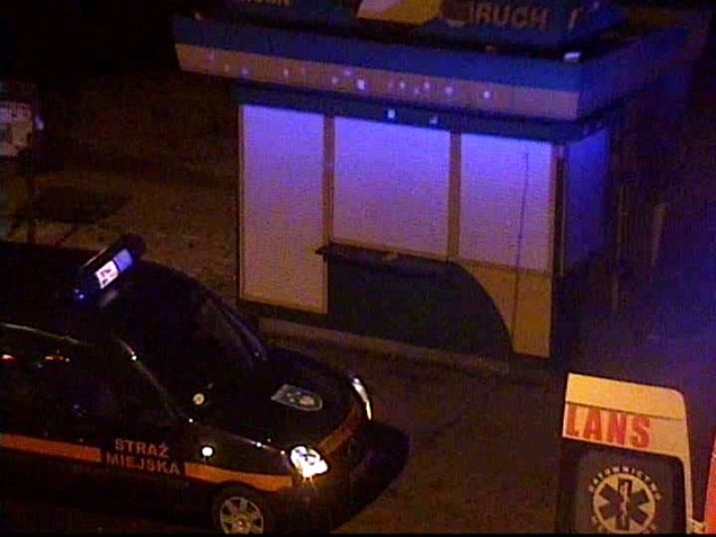 Zdjęcie w galerii na portalu naszwodzislaw.com: Pijany i wyziębnięty leżał na chodniku wiadomości z regionu