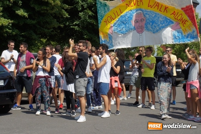 Zdjęcie w galerii na portalu naszwodzislaw.com: Światowe Dni Młodzieży. Włoscy pielgrzymi są już w Mszanie wiadomości z regionu